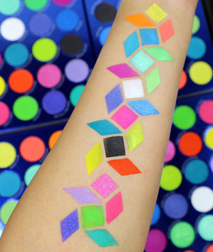 City of Neon Lights - 24 Vibrant Pigment & Eyeshadow Palette